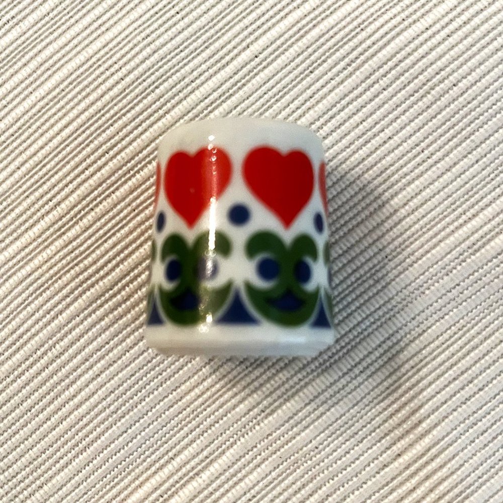 Porcelain miniature frog and hearts cup